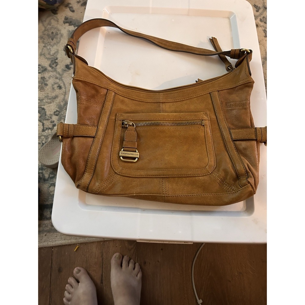 Tignanello Women's Soft Leather Shoulder Bag Brass Zipper Camel‎ Colored